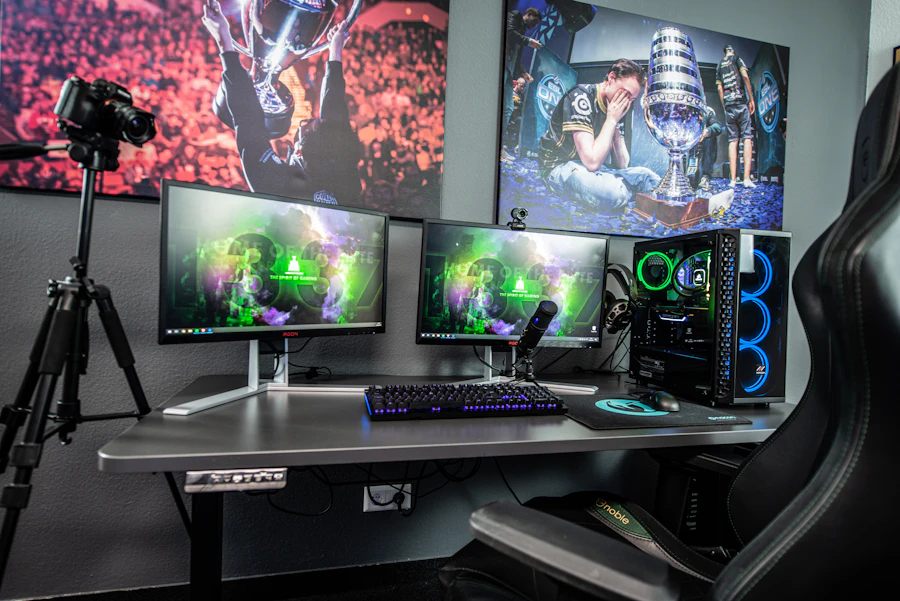 Setup compacto para streaming en escritorio pequeño